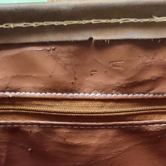 Handmade Leather Dr's Bag - Picture 8 of 15